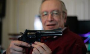 Olavo de Carvalho: quem foi e o que pensava o filósofo brasileiro